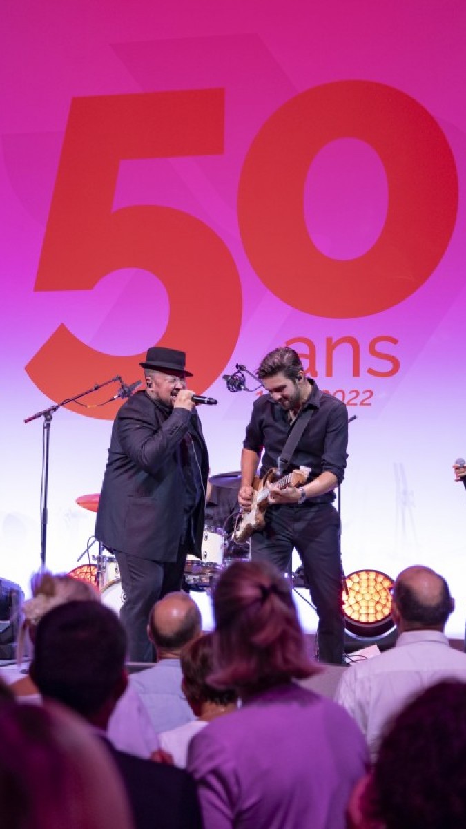 Célébrer 50 ans d’engagement et de réussite collective